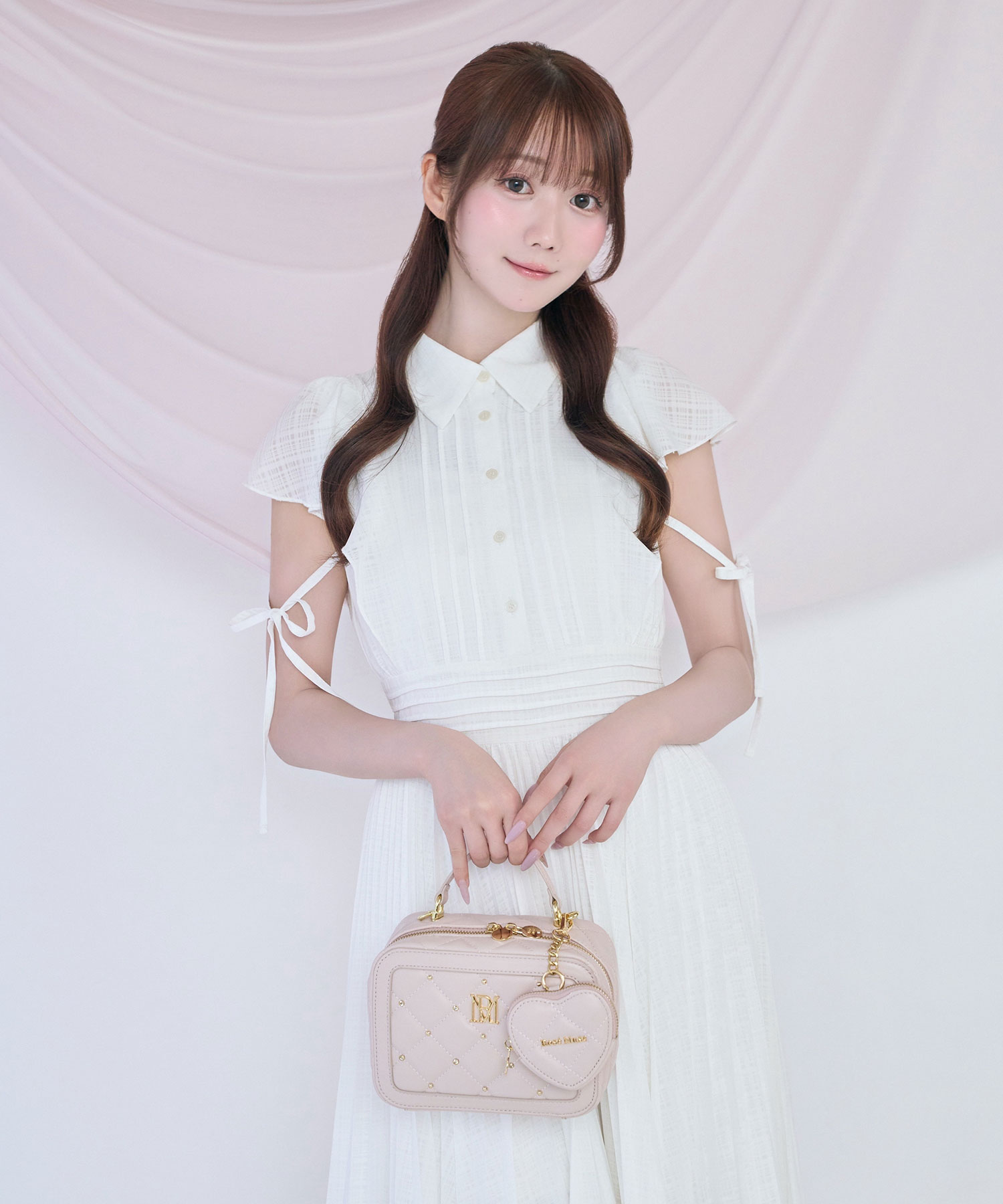 point vanity bag with heart pouch