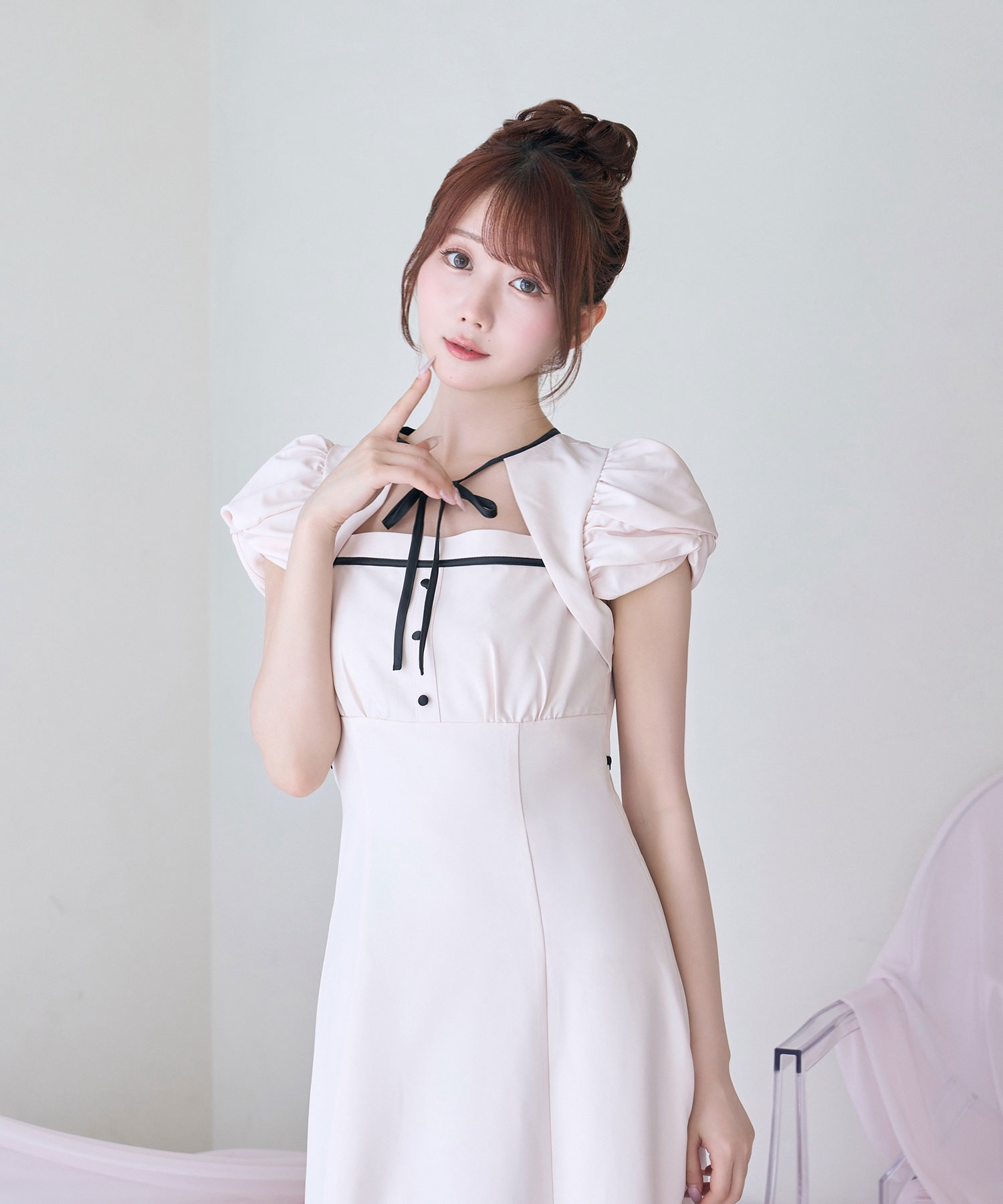 Piping puff sleeve dress