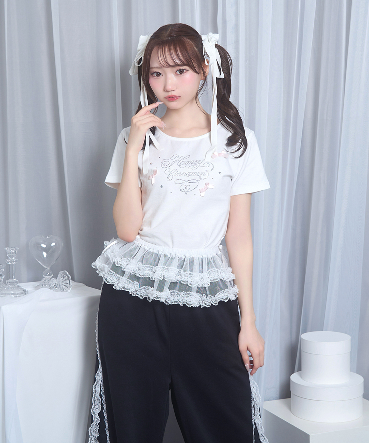 ビジューロゴTシャツ