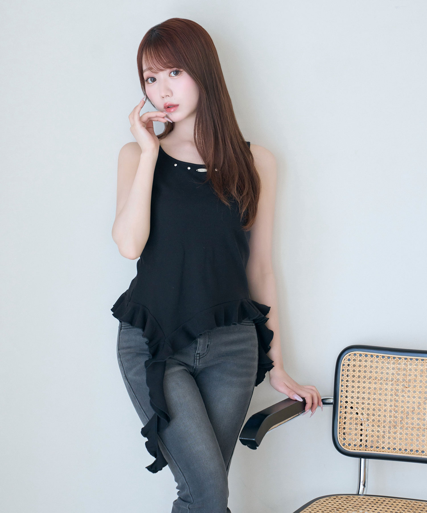 Frill hem tank top