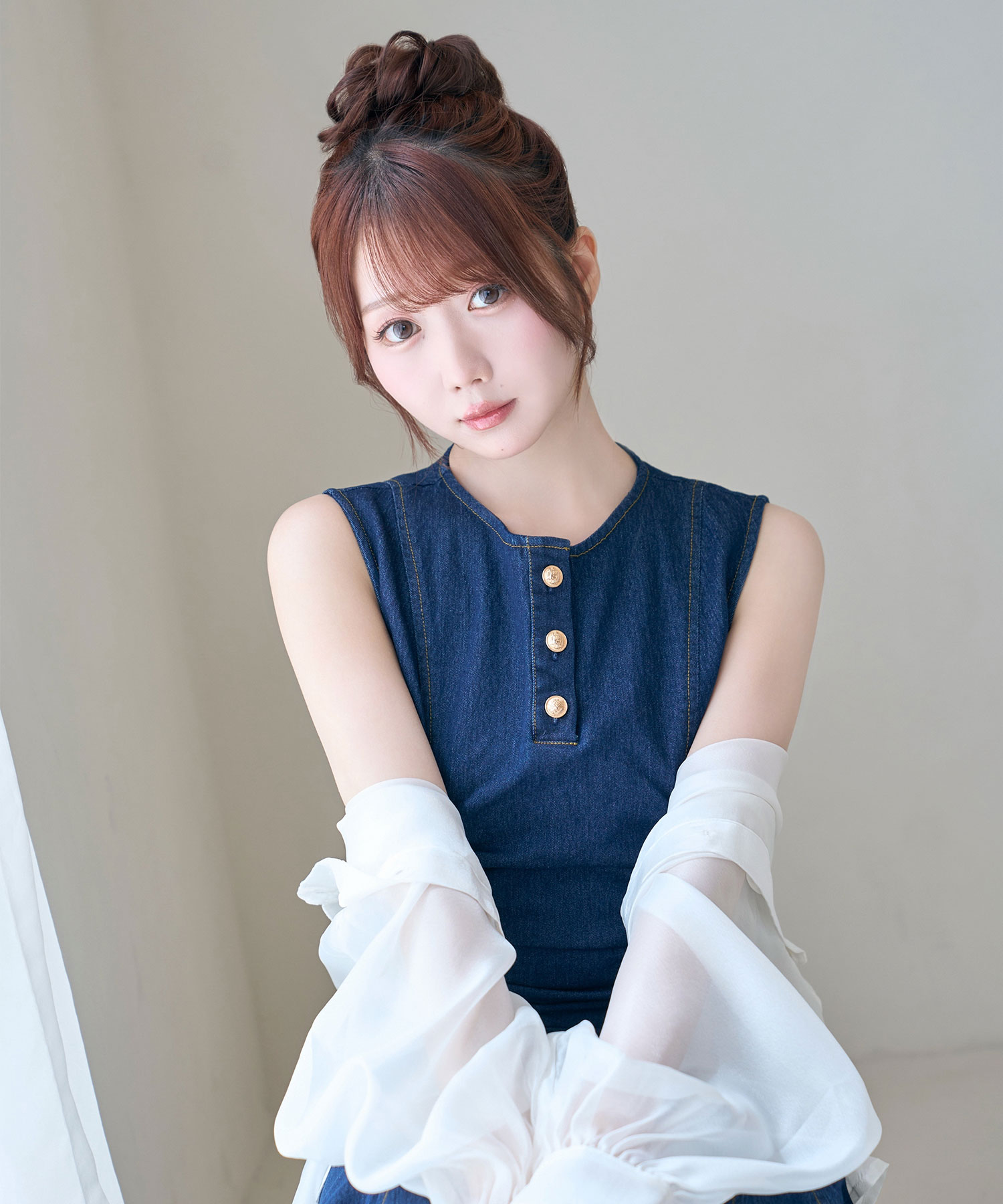 Volume sleeve sheer shirt