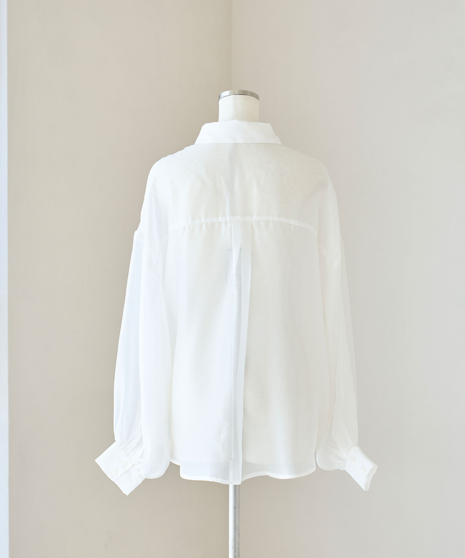 Volume sleeve sheer shirt