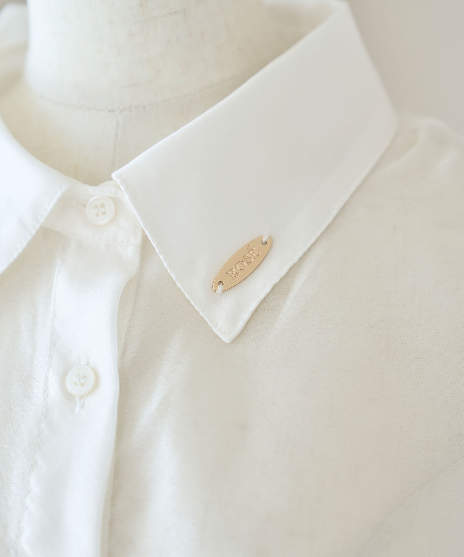 Volume sleeve sheer shirt
