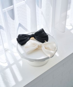 Shiny organ ribbon barrette