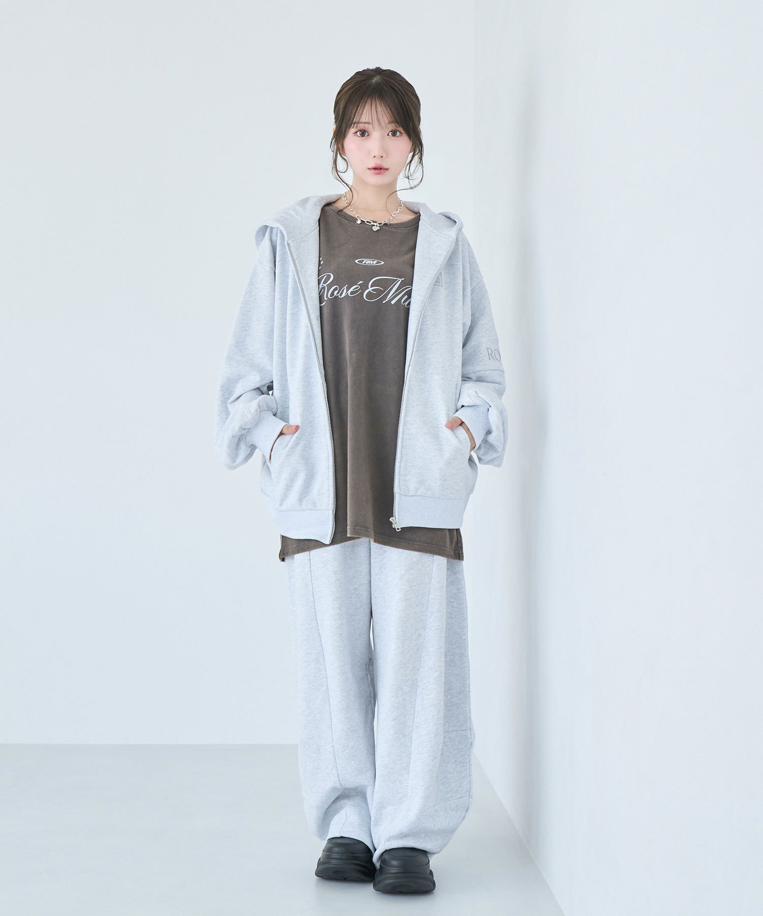 Logo embroidery zip parker