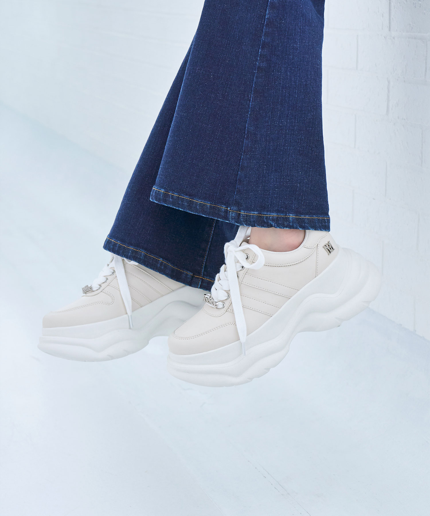 Platform sneakers