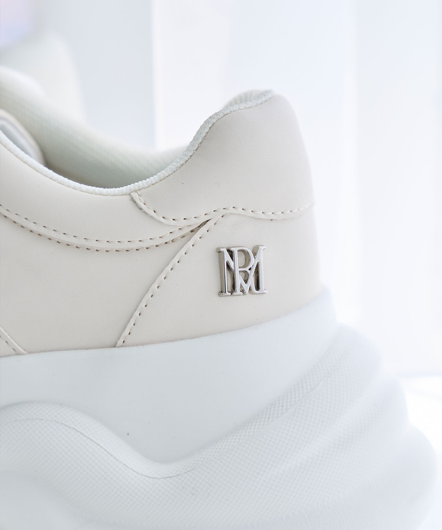 Platform sneakers
