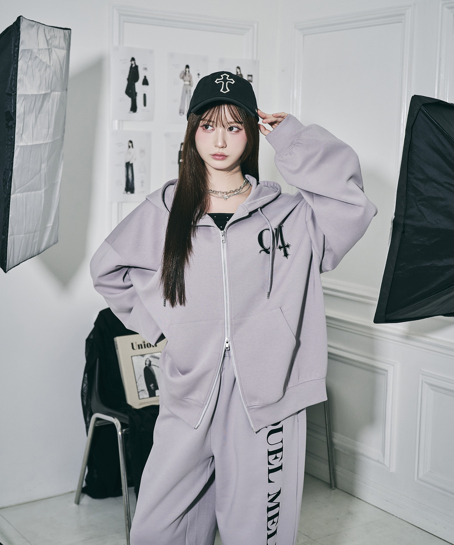 UNISEX QMワッペンジップパーカー / グレー