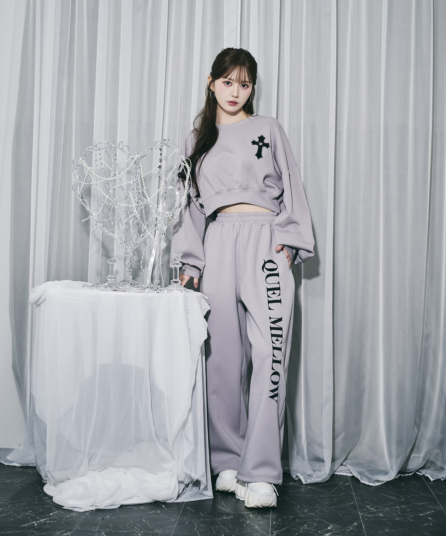 UNISEX エンブロイダリーロゴスウェットパンツ / グレー