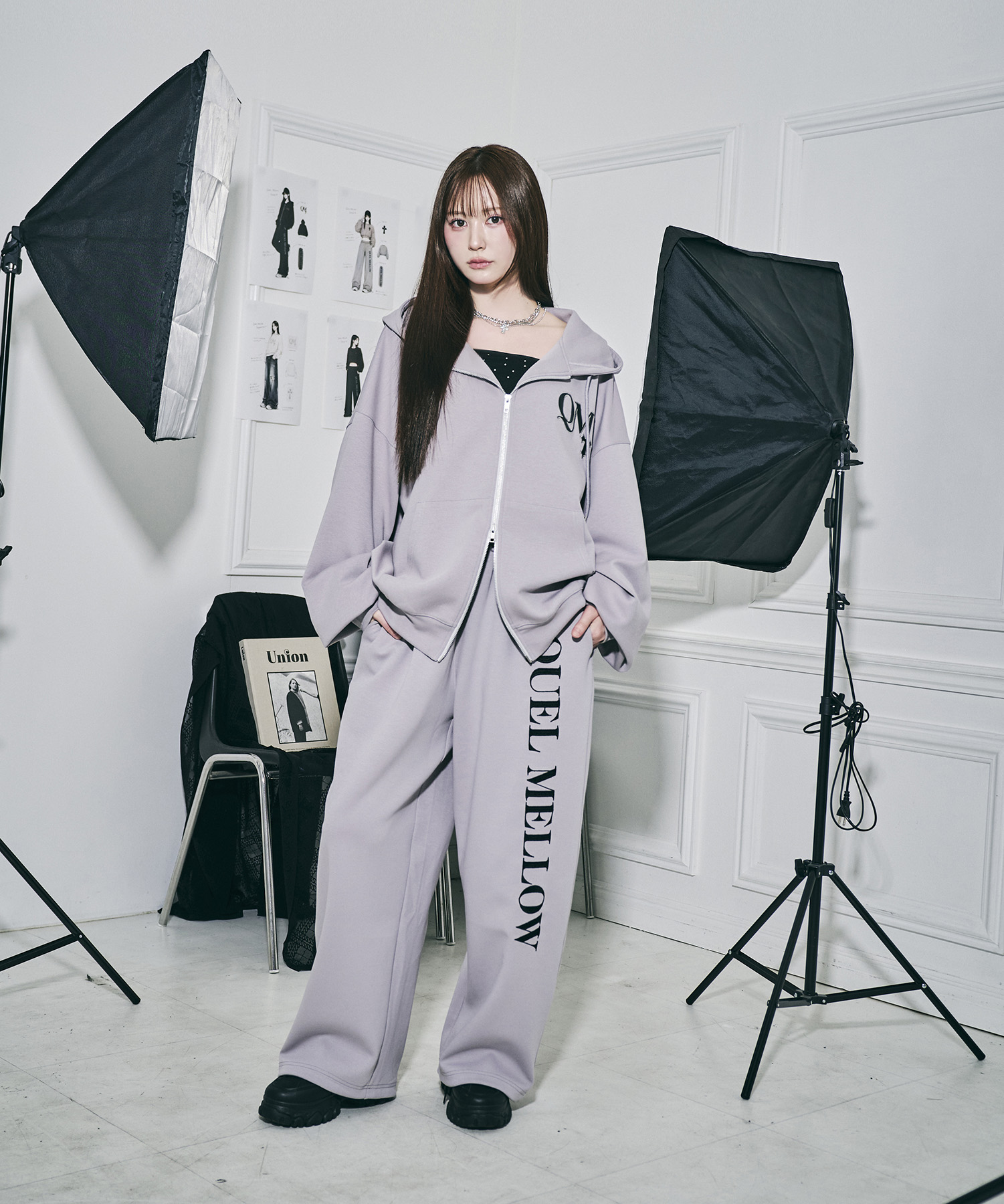 UNISEX エンブロイダリーロゴスウェットパンツ / グレー