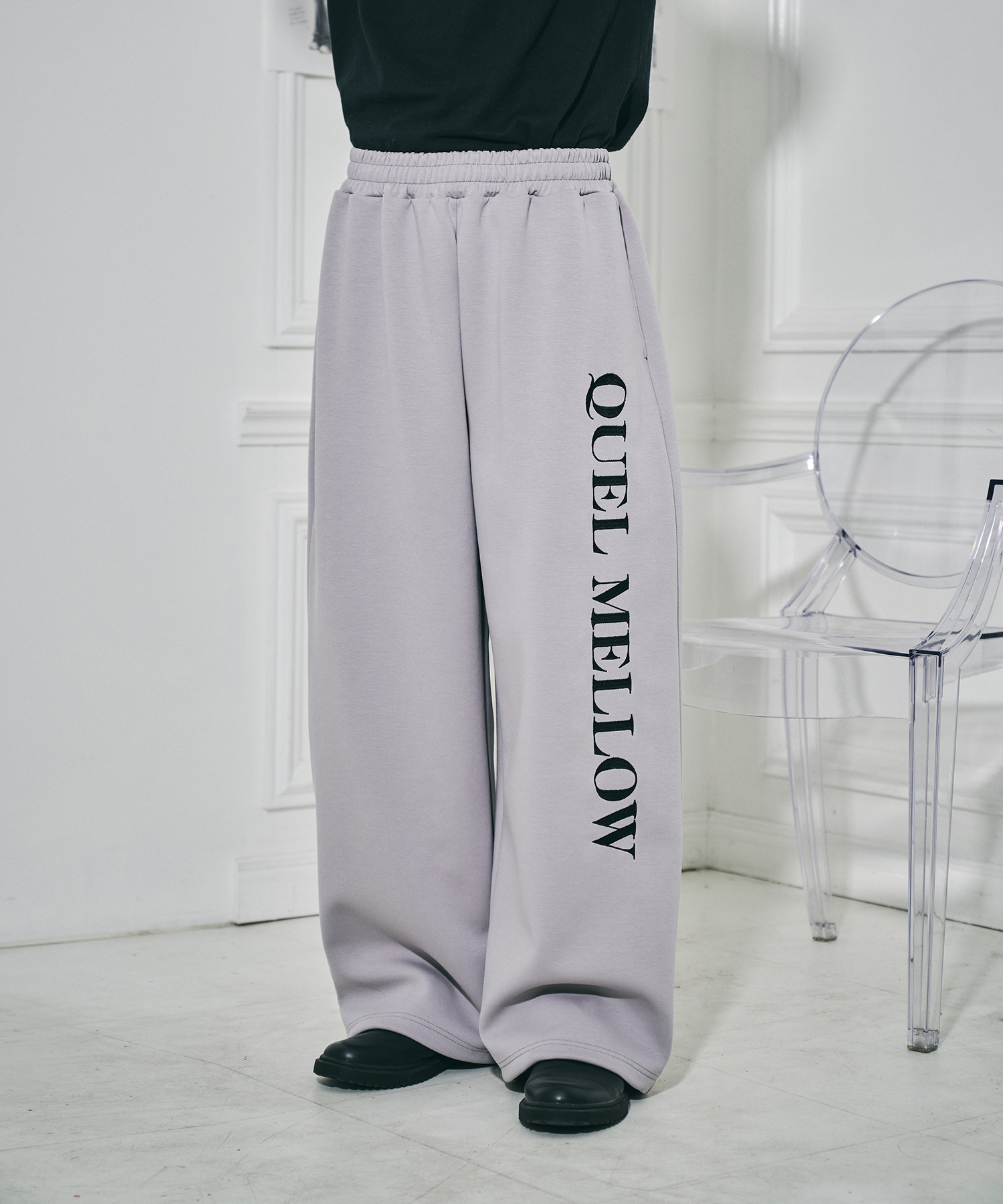 UNISEX エンブロイダリーロゴスウェットパンツ / グレー