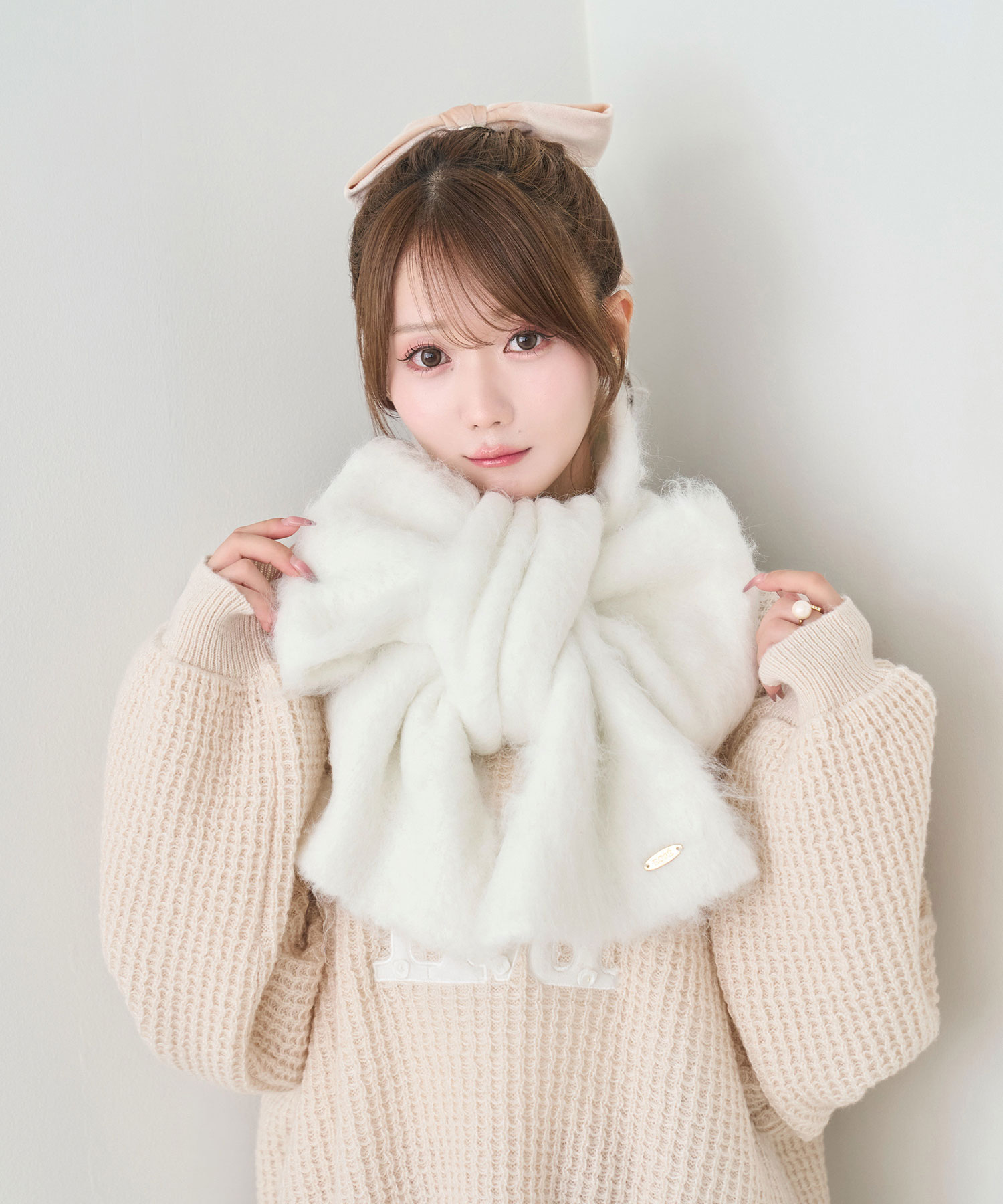 Shaggy knit muffler