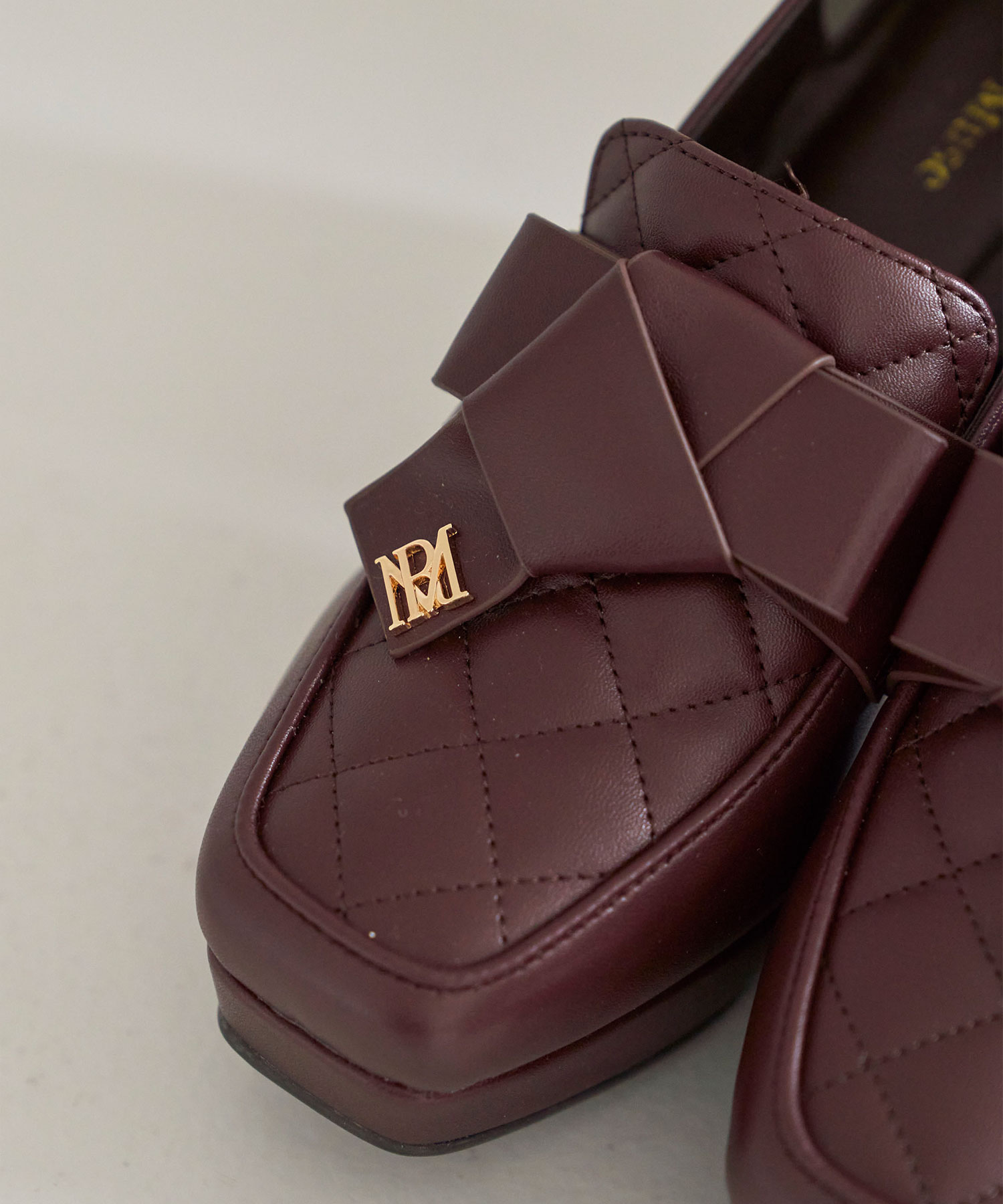 Ribbon quilting loafer