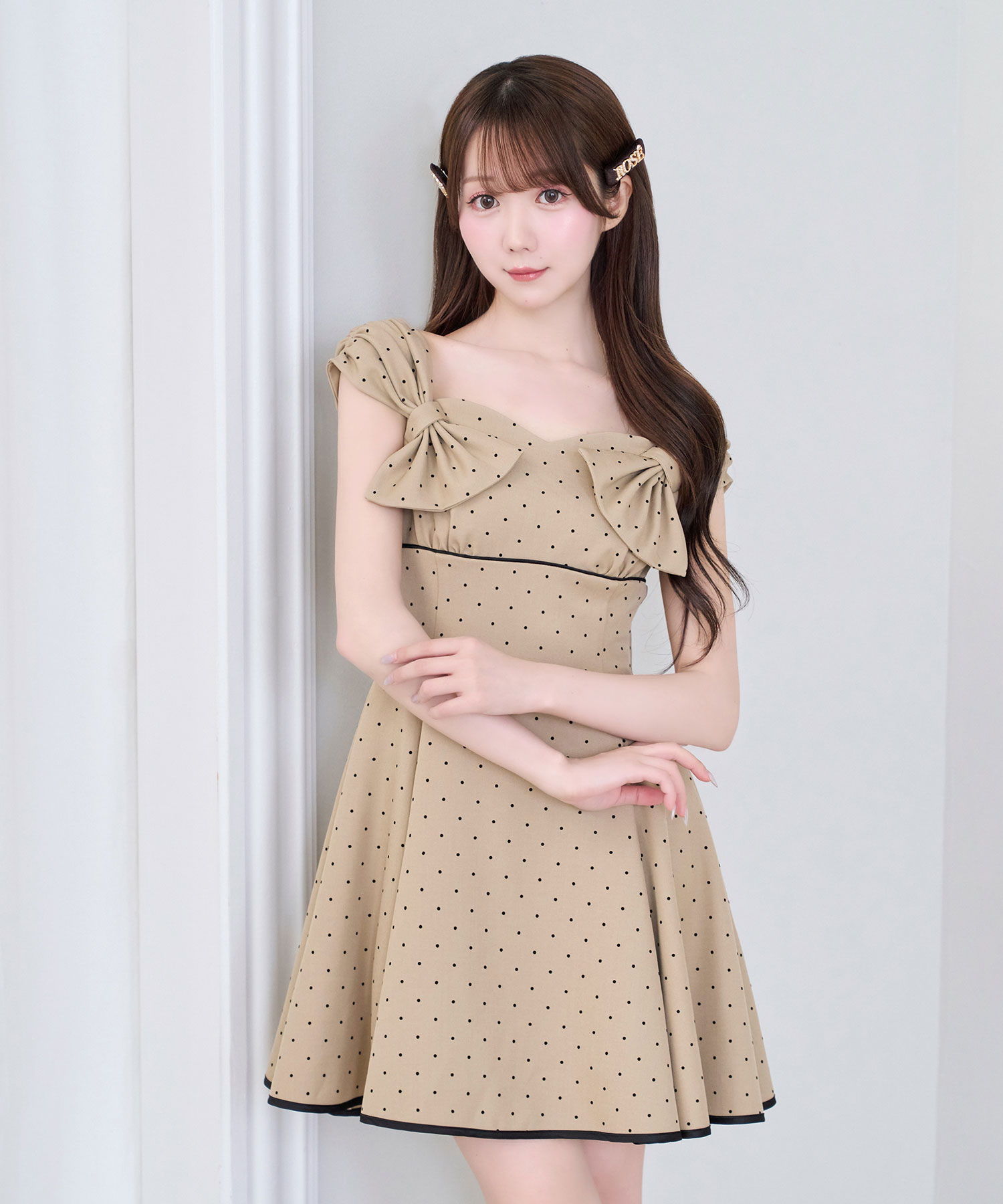Shoulder ribbon flare dots o/p