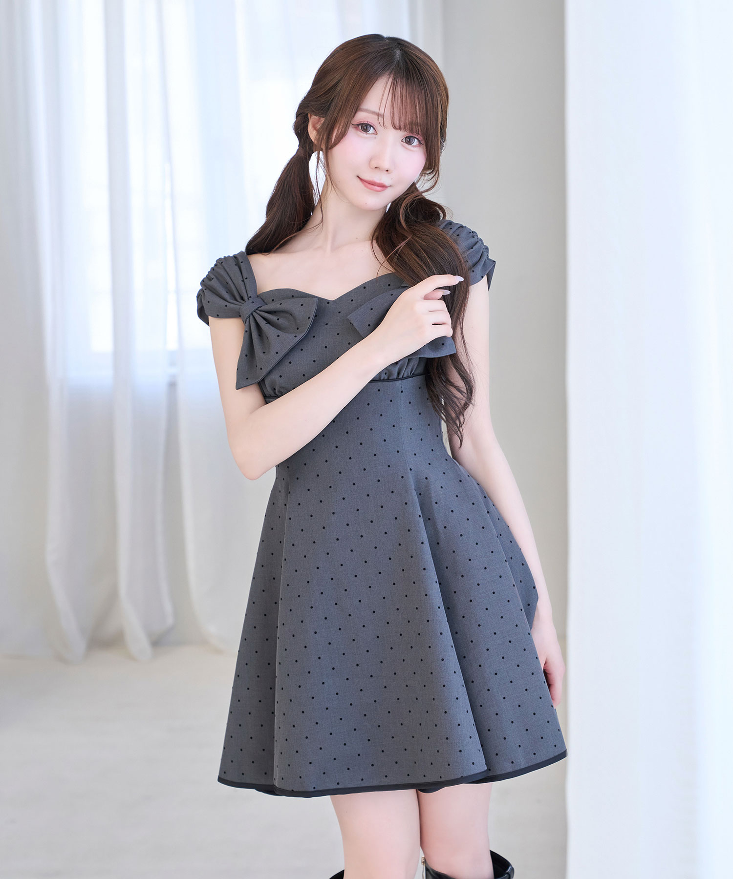 Shoulder ribbon flare dots o/p