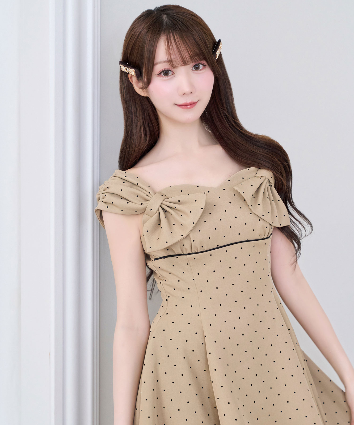 Shoulder ribbon flare dots o/p