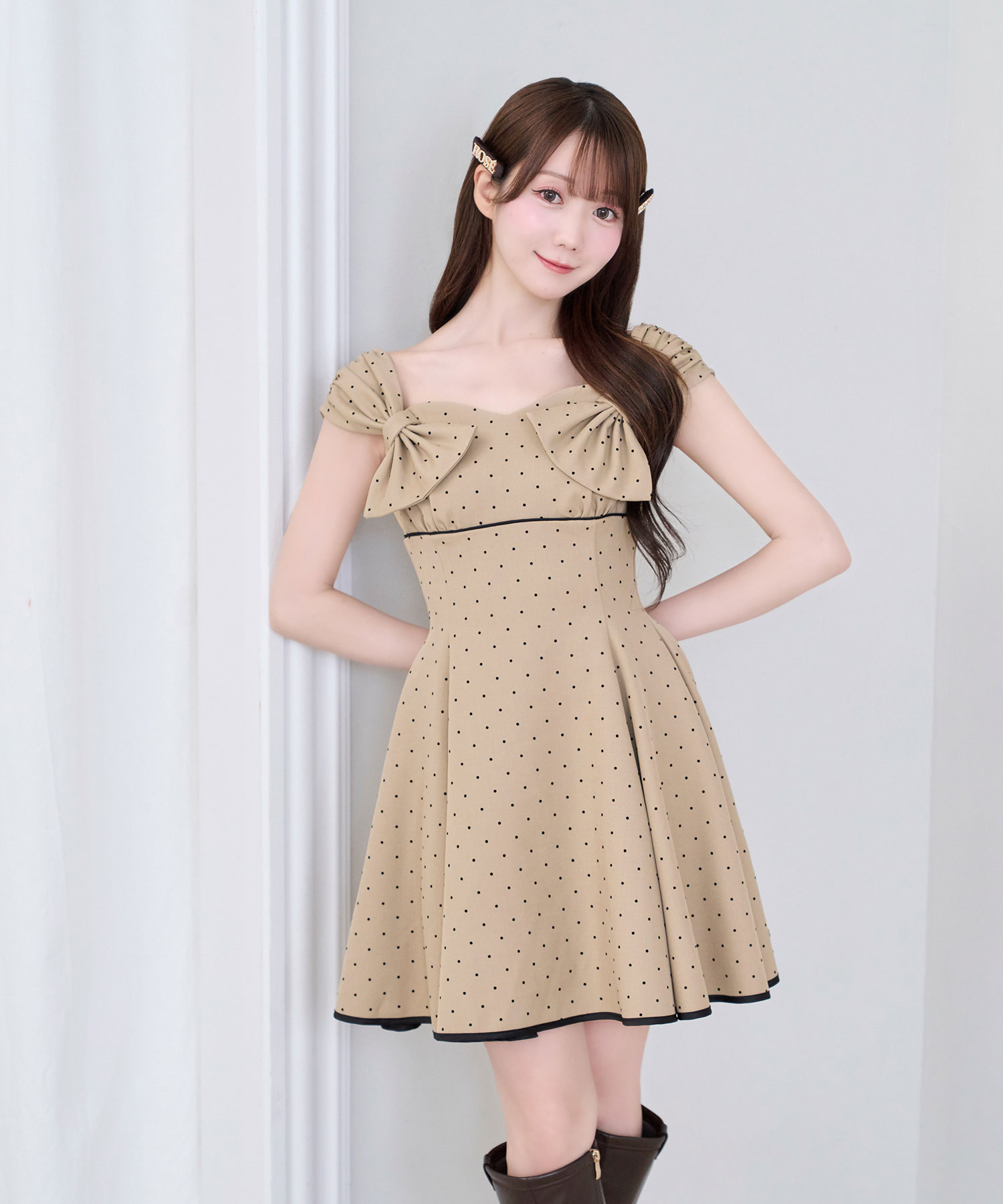 Shoulder ribbon flare dots o/p