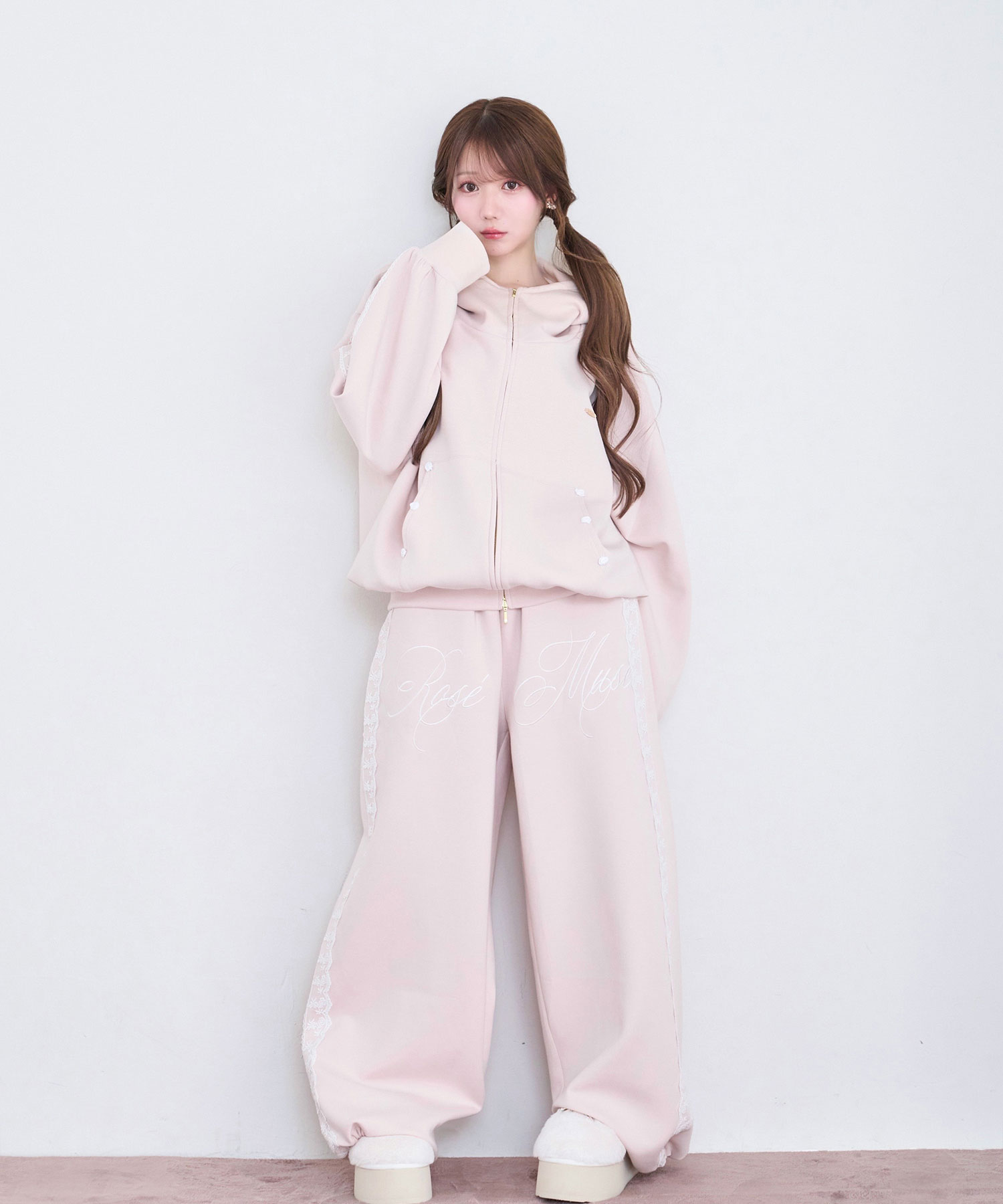 Rose lace sweat pants