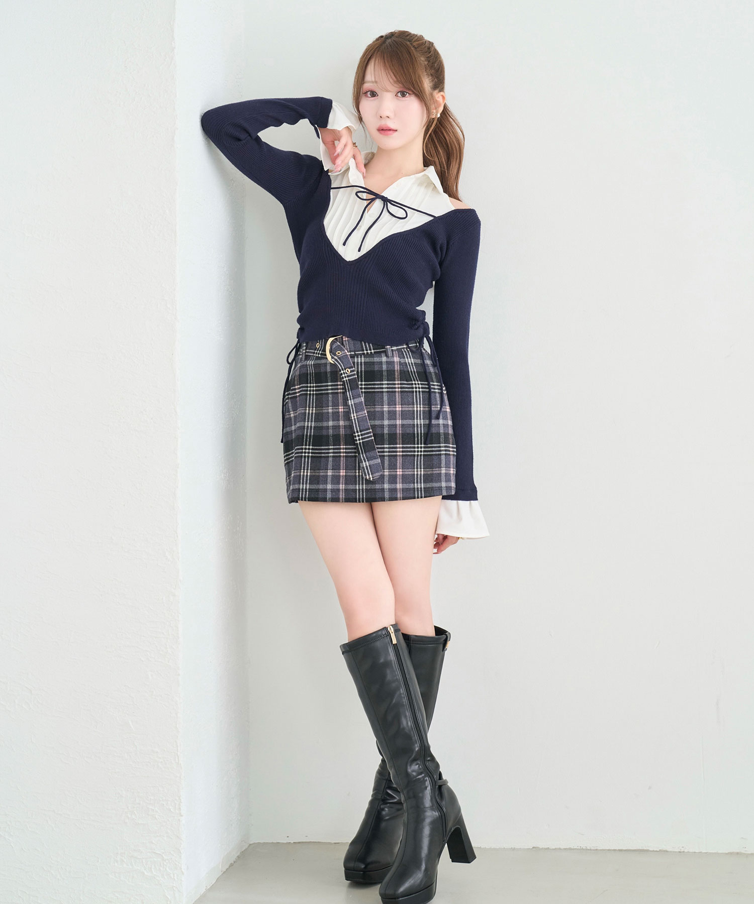 Low-rise check skirt
