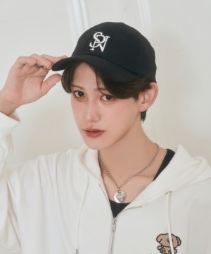 UNISEX ロゴキャップ