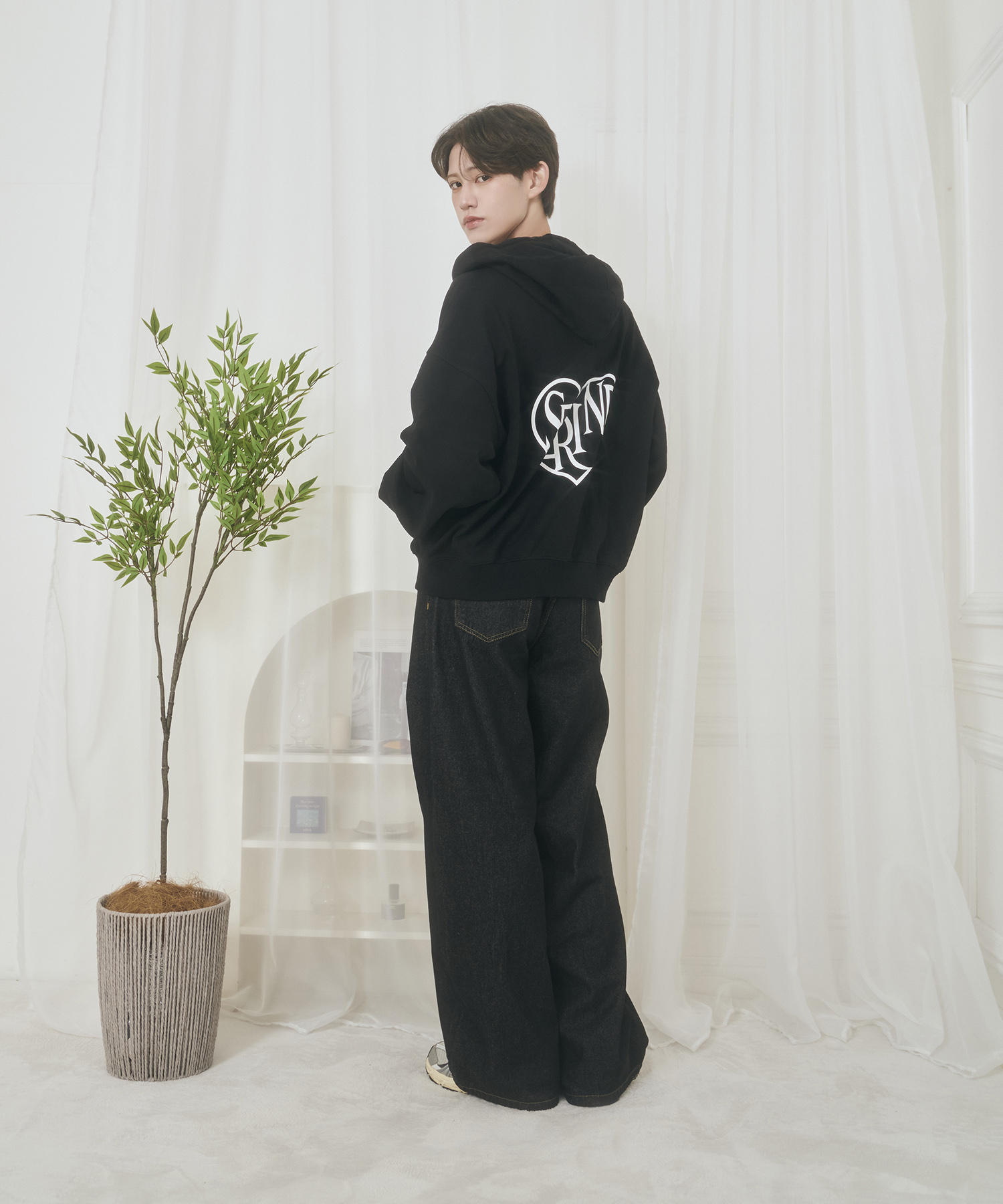UNISEX バックロゴジップパーカー / ブラック