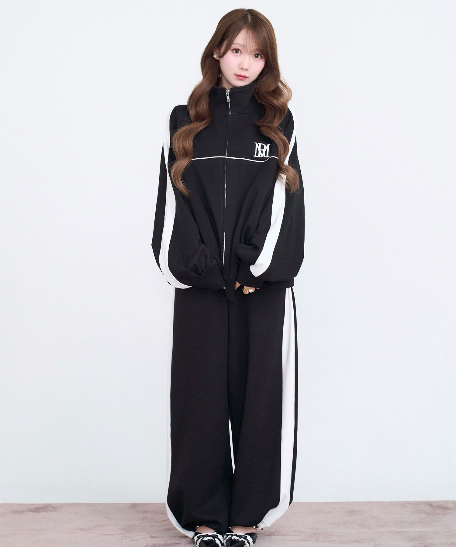 Line jersey pants