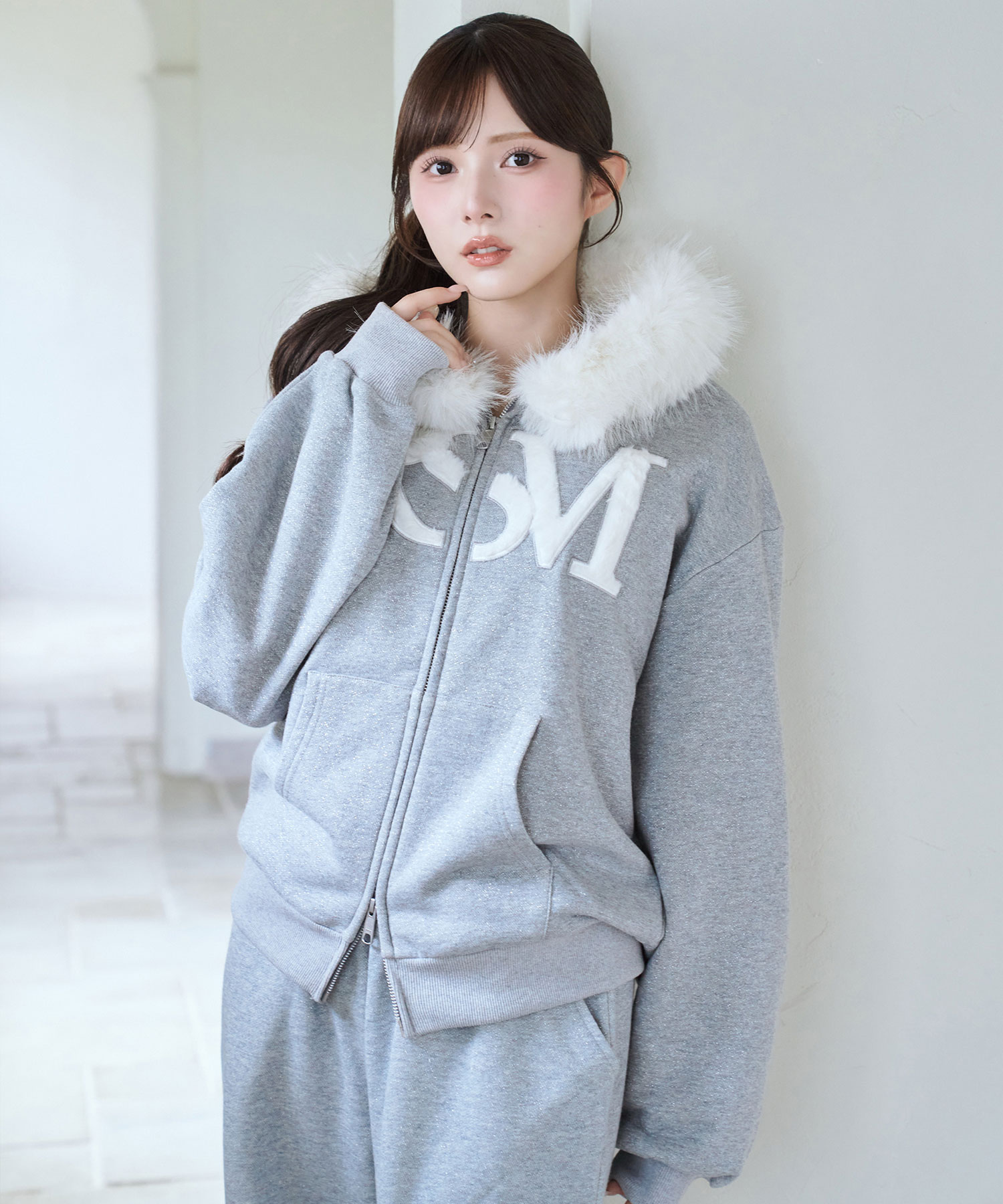 Fur logo zip hoodie