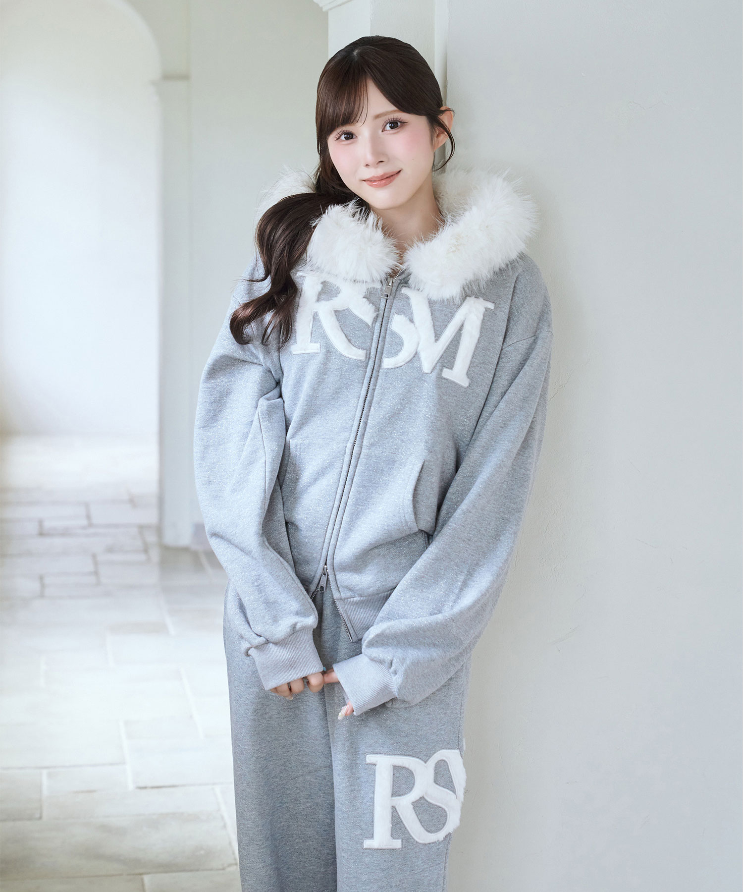Fur logo zip hoodie