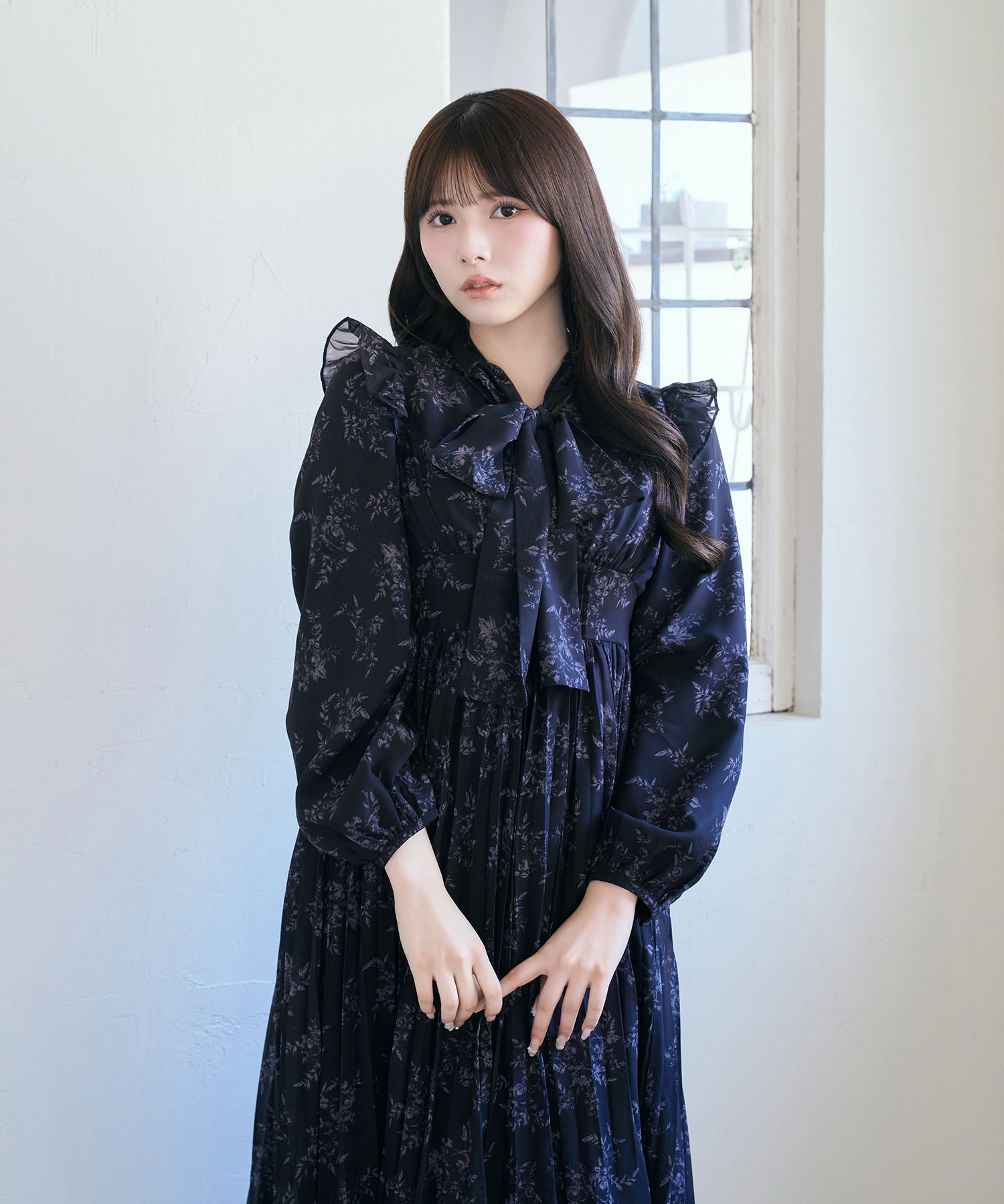 Line floral bow pleats dress