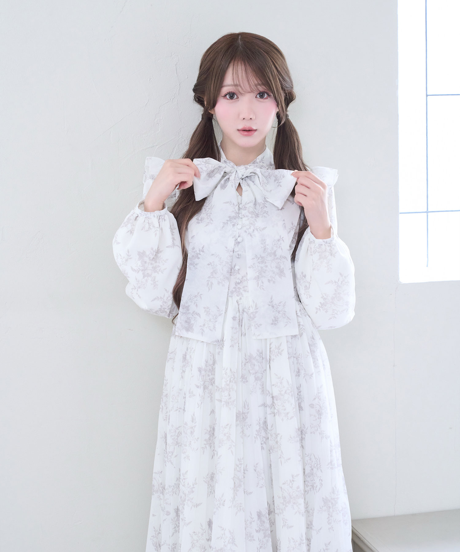 Line floral bow pleats dress