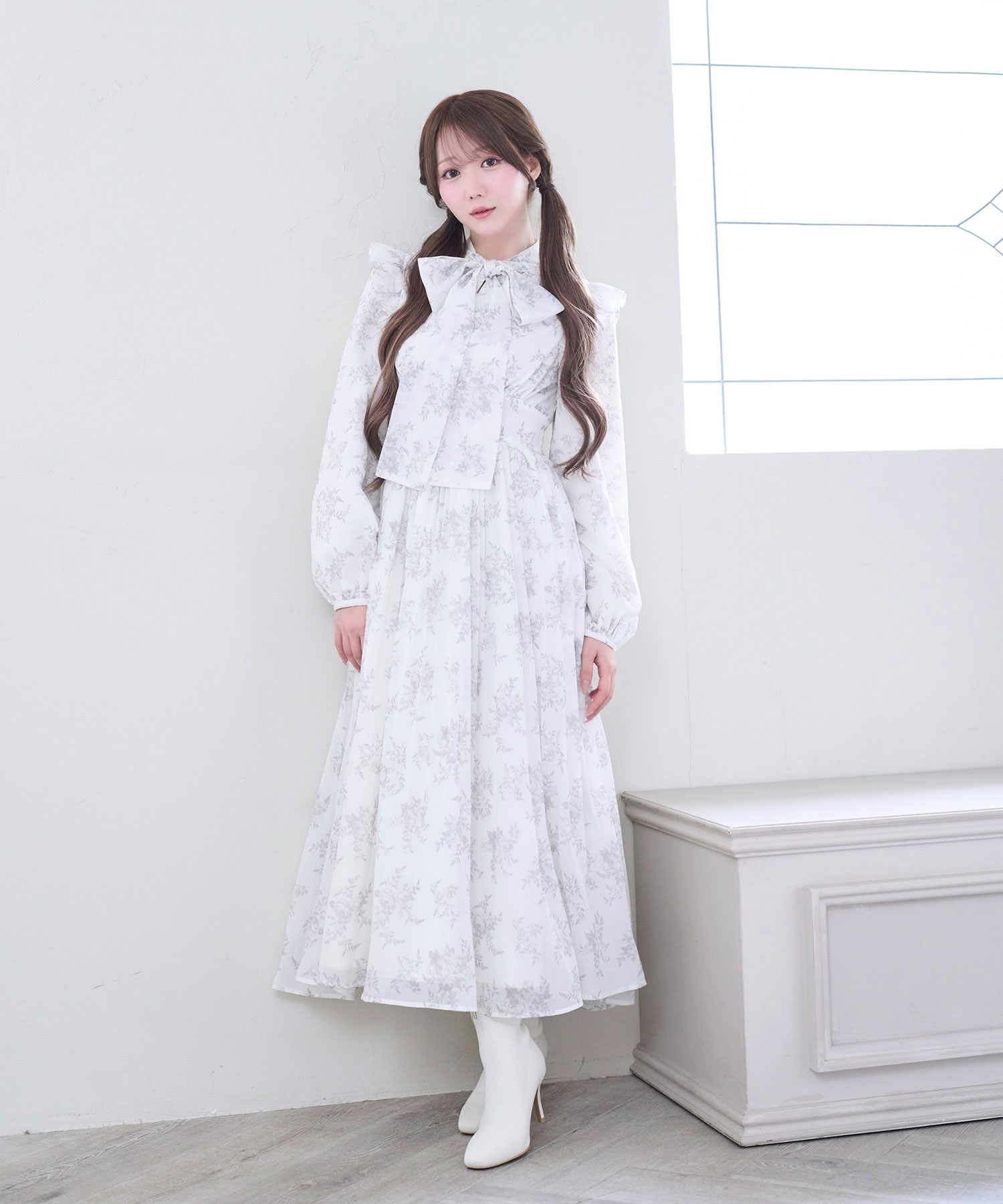 Line floral bow pleats dress