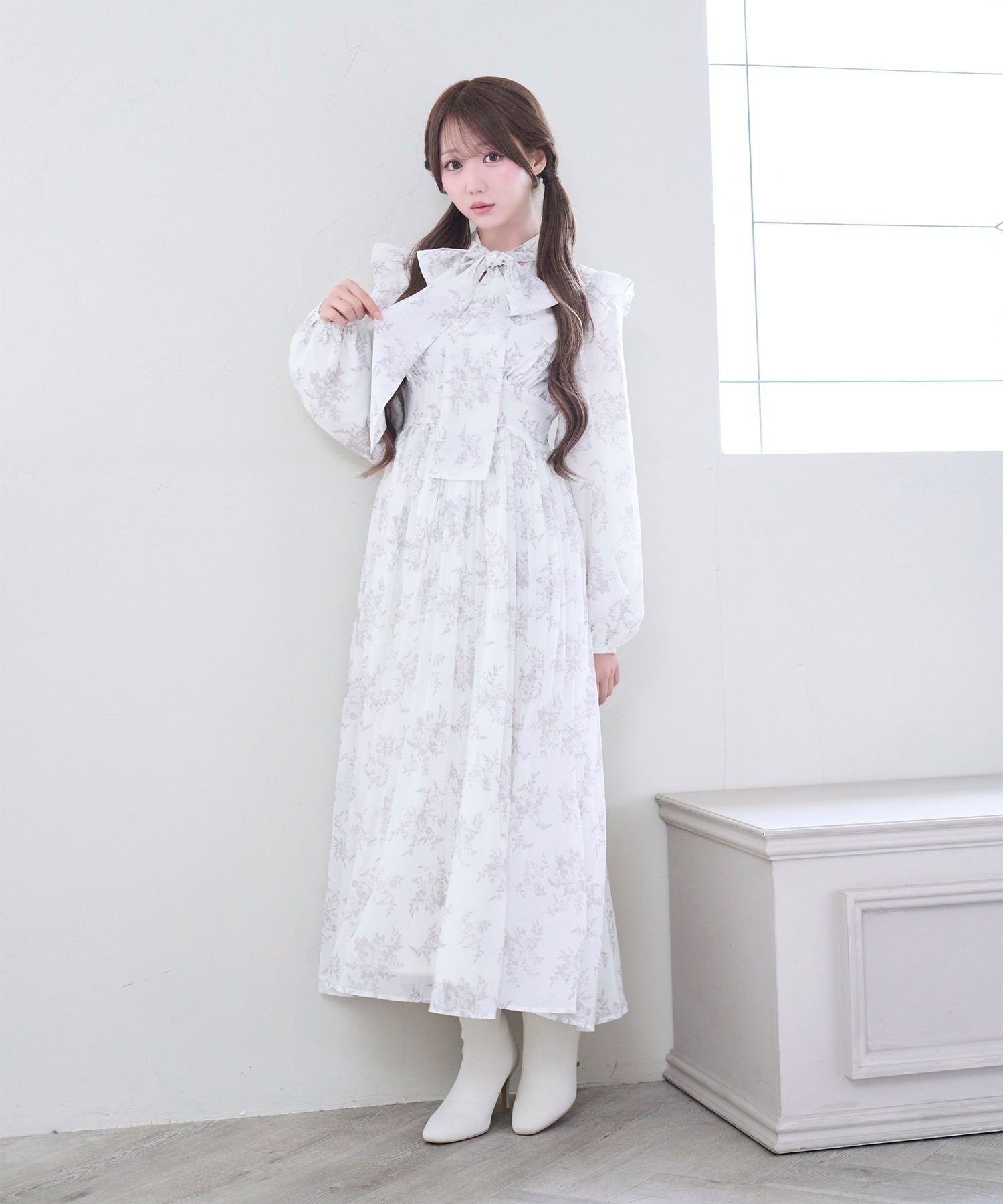 Line floral bow pleats dress