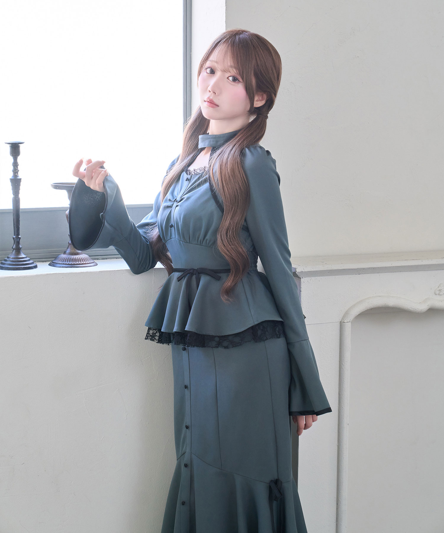 Piping lace mermaid dress