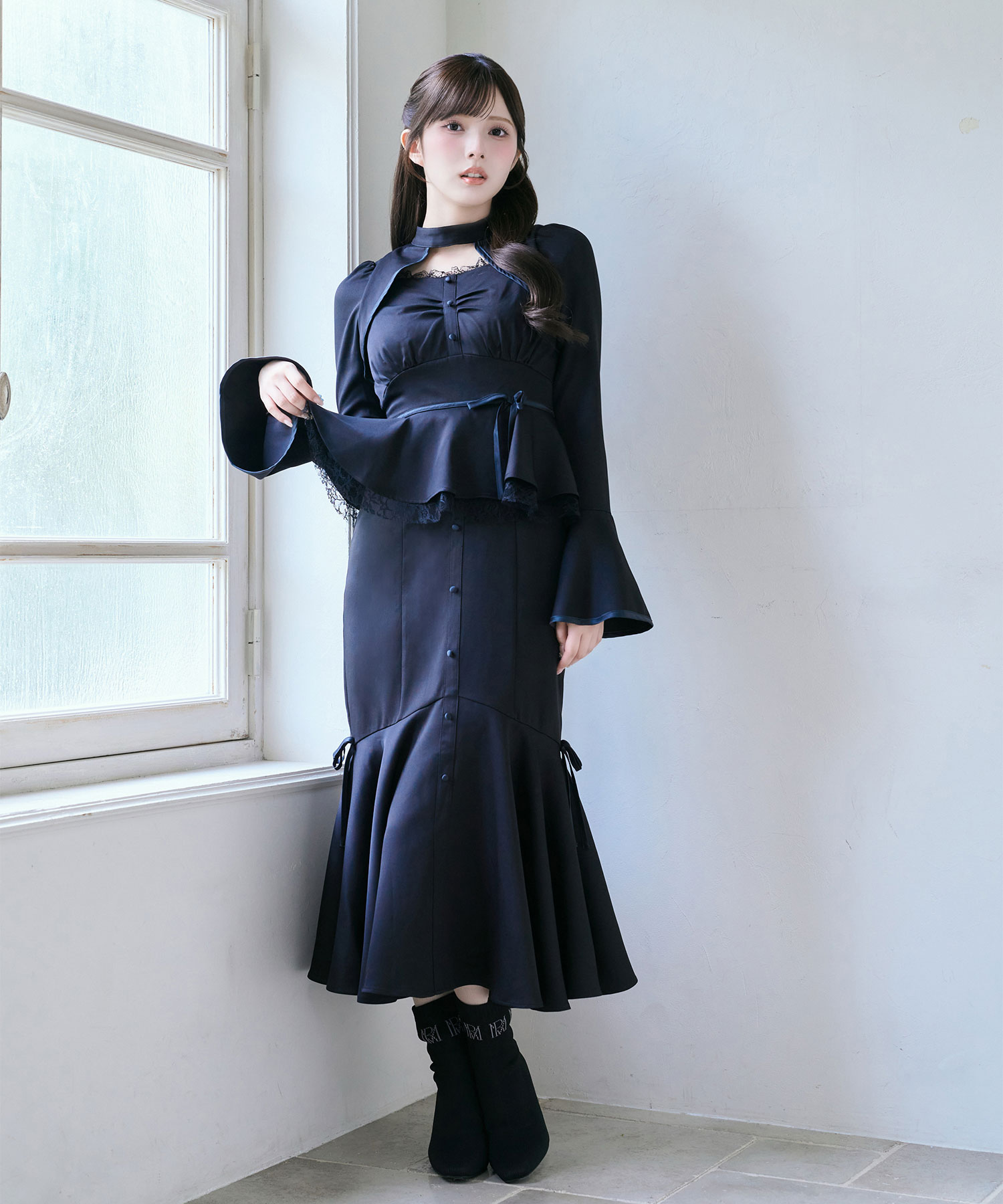 Piping lace mermaid dress